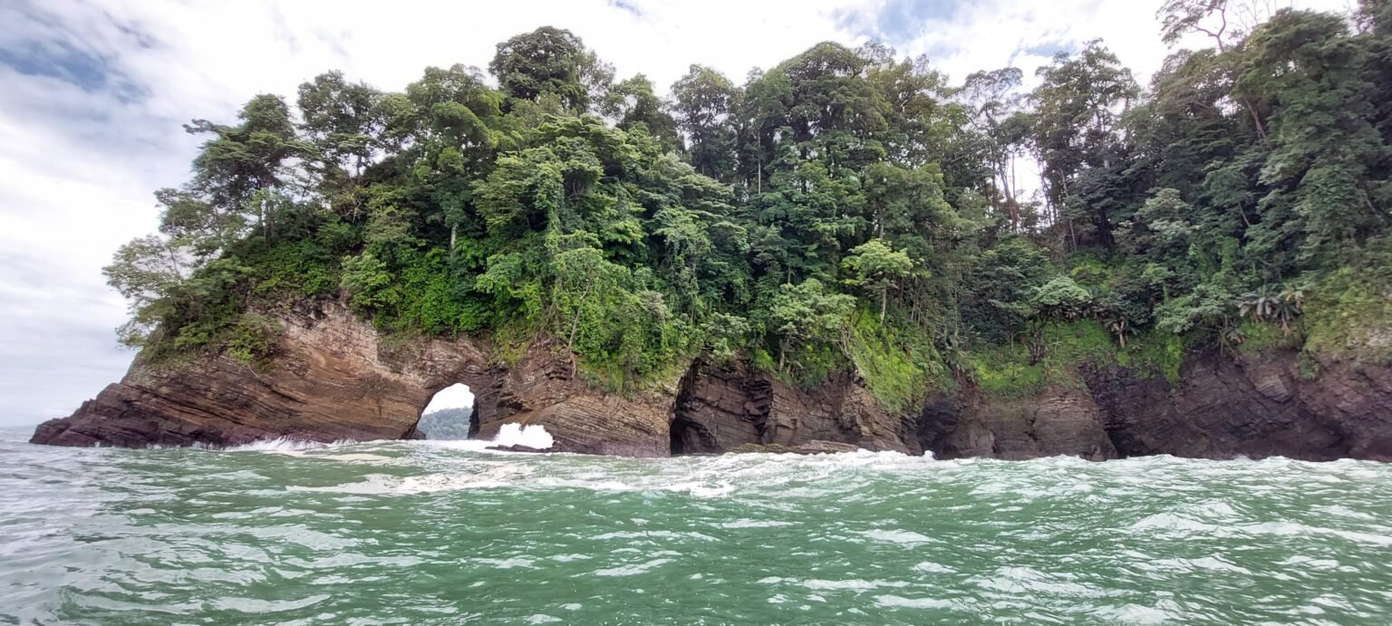 Sea caves in Marino Ballena National Park